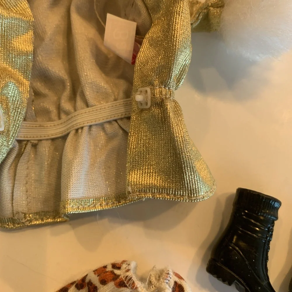 Barbie Fashion Avenue Boutique Gold Jacket, Animal Print Pants,‎ Boots
